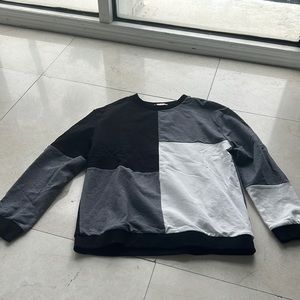 Kids sweatshirt new no tags- fits an adult size xs